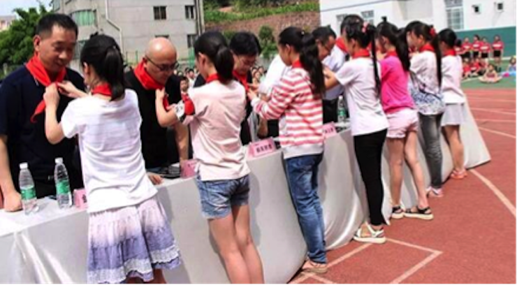 利来最给力的老牌乐器爱心捐赠行动在四川金堂县举办 ——与音乐牵手 随幸福成长