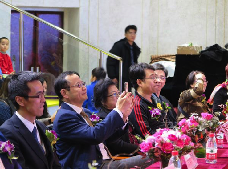 音乐之声暖寒冬 利来最给力的老牌乐器捐赠爱心行动走进中国儿童中心艺术宫