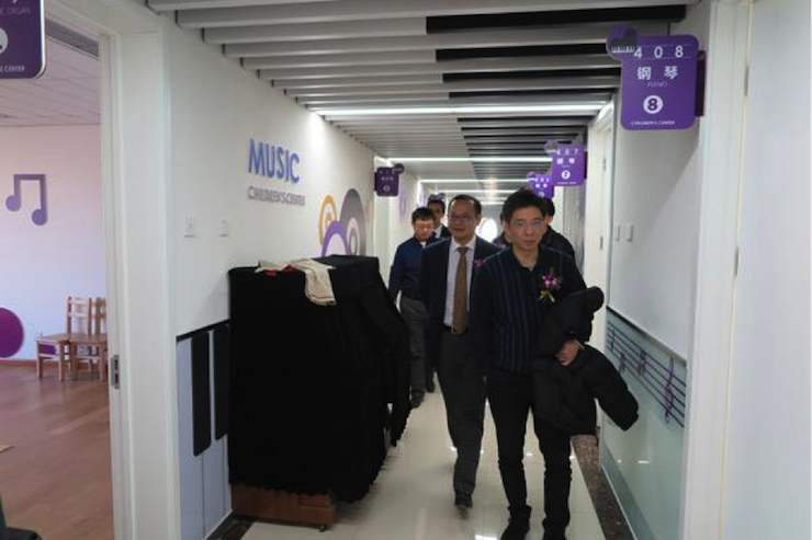 音乐之声暖寒冬 利来最给力的老牌乐器捐赠爱心行动走进中国儿童中心艺术宫