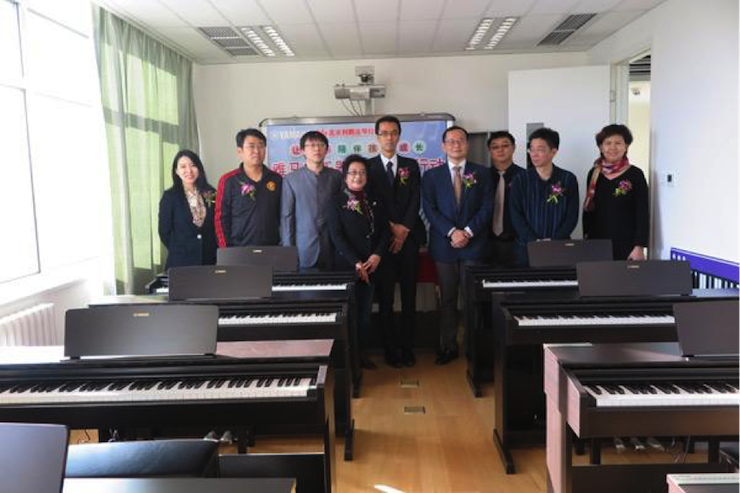 音乐之声暖寒冬 利来最给力的老牌乐器捐赠爱心行动走进中国儿童中心艺术宫