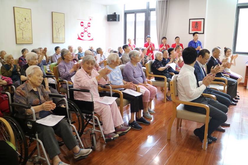 利来最给力的老牌乐器爱心捐赠行动——将琴声带进和养临汾养护院